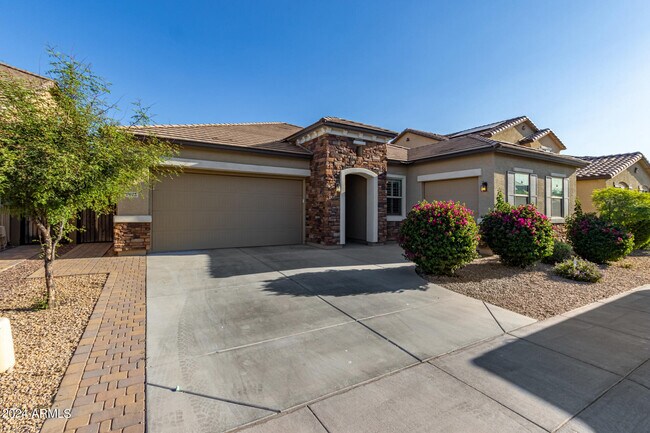 Building Photo - 7973 W Spur Dr