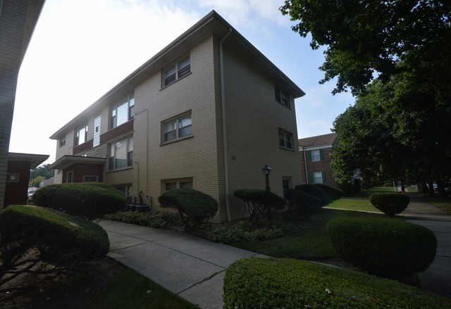 Primary Photo - 10519 S Artesian Ave