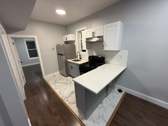 Building Photo - 360-362-362 Peshine Ave