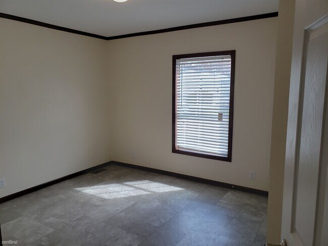Building Photo - 2 br, 1 bath Mobile Home - 17 Westwoods