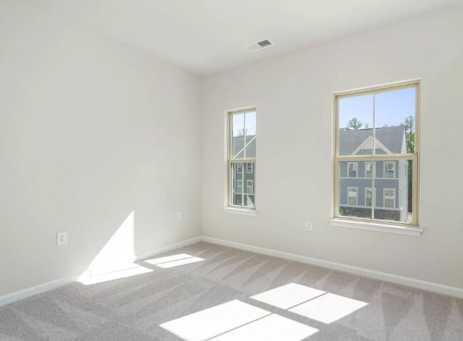 Foto del edificio - 1338 Channing Park Cir