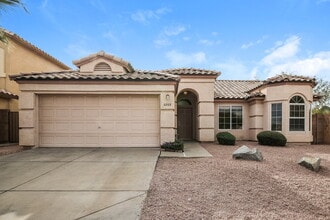 Building Photo - 2203 E Edna Ave