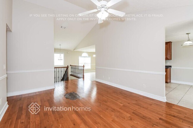 Foto del edificio - 3329 Silver Ridge Dr