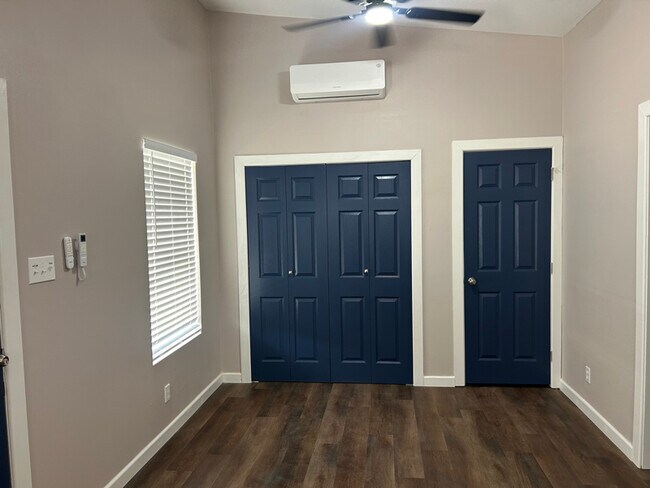 Building Photo - 8413 Jaime Cavazos St