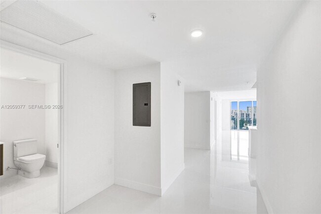 Foto del edificio - 330 Sunny Isles Blvd