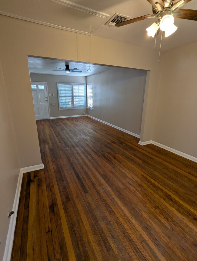 Foto del edificio - 5321 Howard St