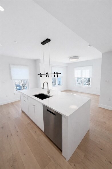 Building Photo - 65 L St