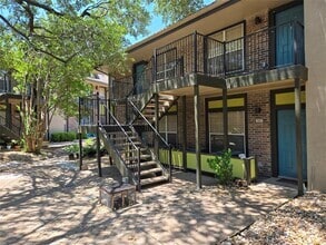 Building Photo - 7685 Northcross Dr