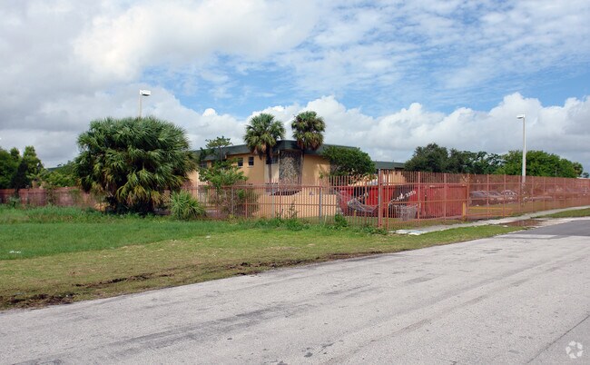 Foto del edificio - Miami Gardens Apartments