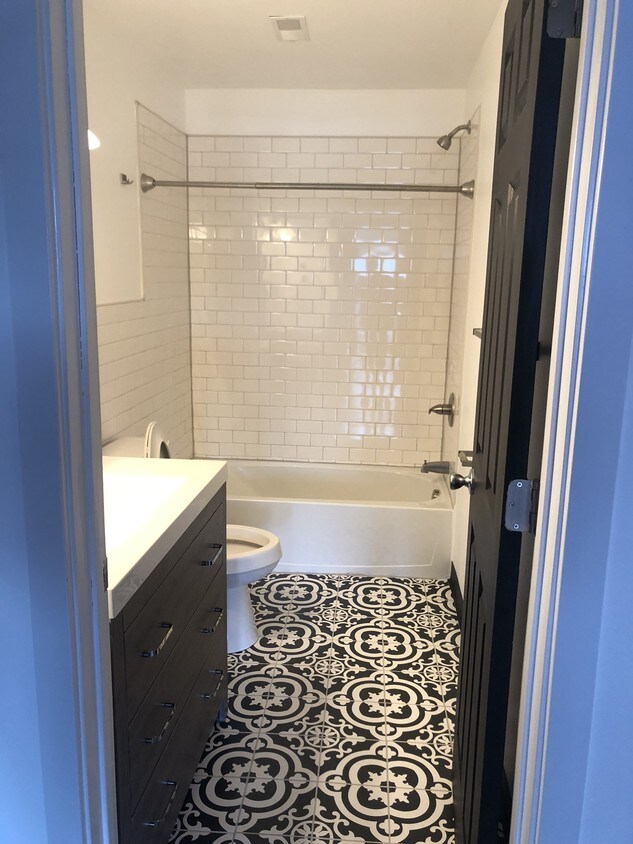 Foto principal - 953 Fulton St E