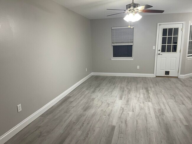 Foto del edificio - 162 Meadowbrook Ct