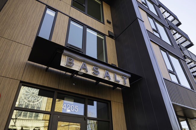 Building Photo - Basalt
