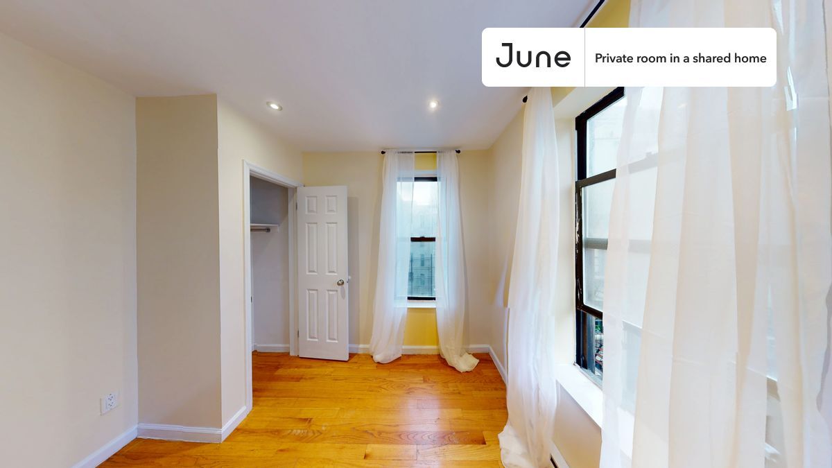 Primary Photo - Private bedroom in 4 bed/1 bath Home
