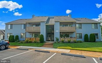 Building Photo - 808 Hickory Cir