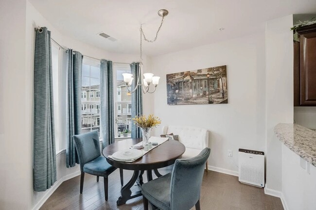 Foto del edificio - 43 Wesmont Drive