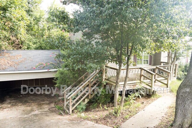 Building Photo - 1004 Roselawn Dr