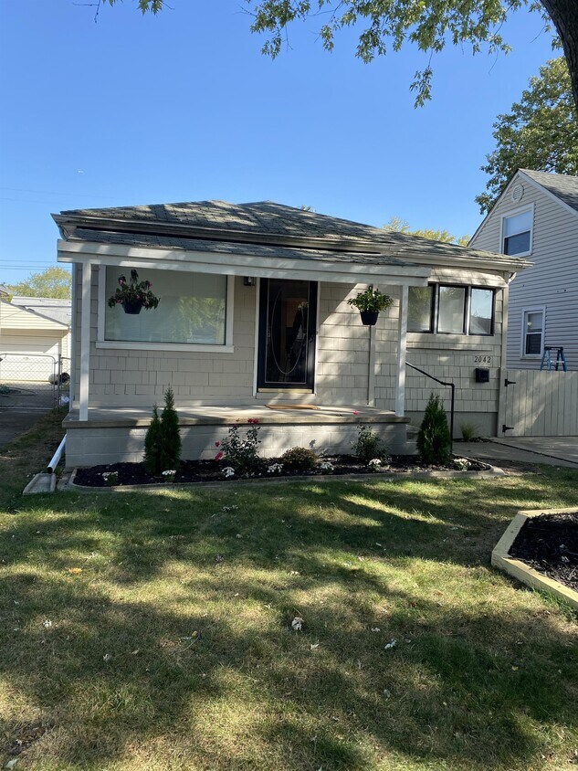 2042 Markese Ave, Lincoln Park, MI 48146 House Rental in Lincoln Park