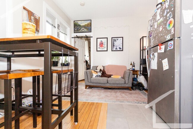 Foto del edificio - Charming 1 Bedroom-No Broker Fee