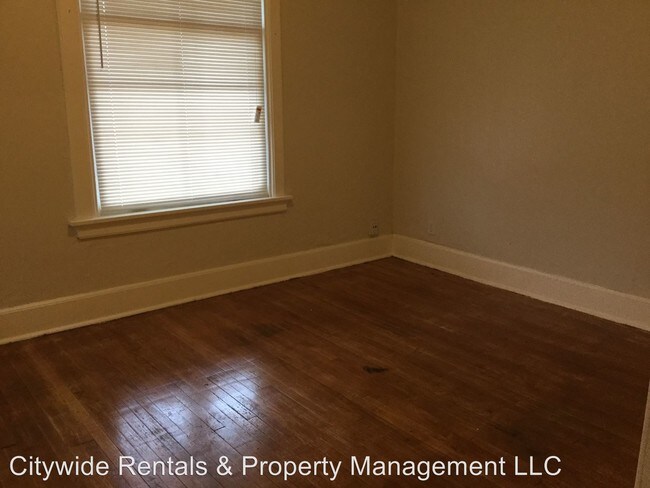 Foto del edificio - 418-420 E Chambers St