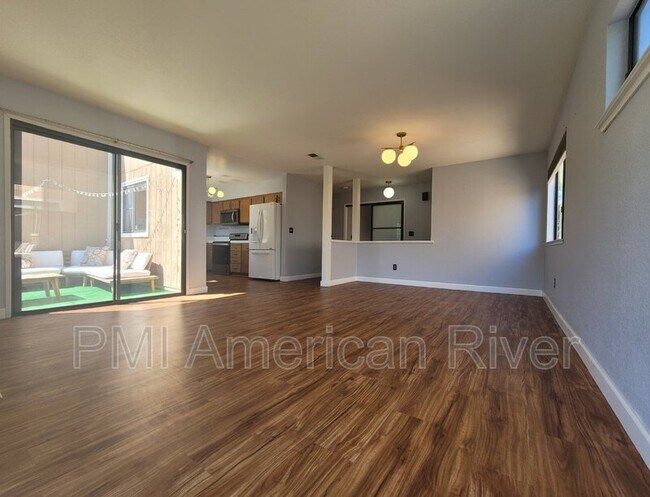 Foto del edificio - 7940 Arcade Lake Ln