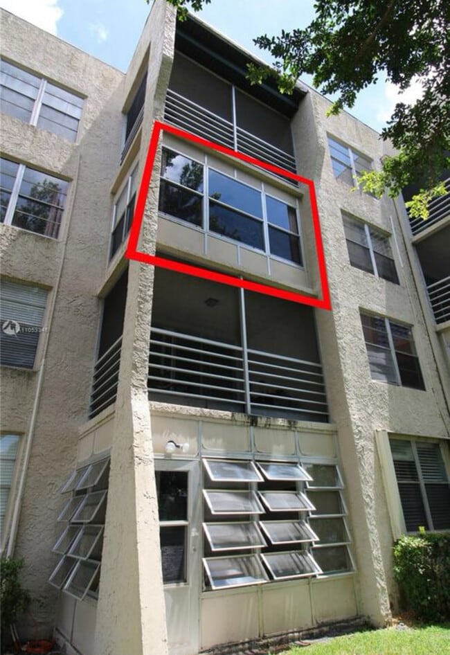 Building Photo - 9230 Lagoon Pl