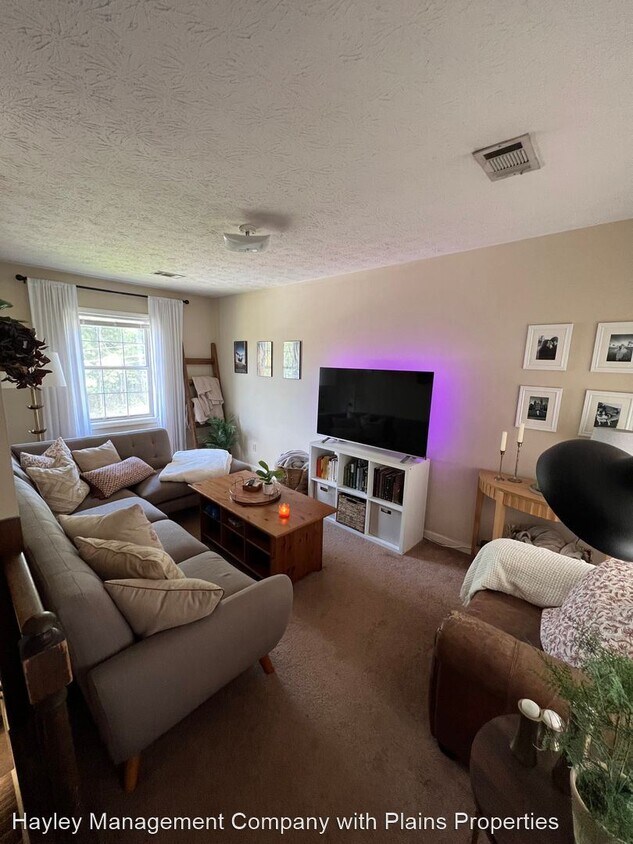 Primary Photo - 2 br, 1 bath House - 522 E University Dr
