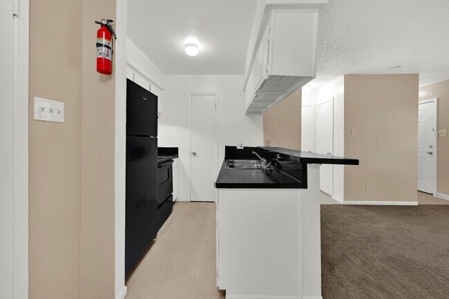 Building Photo - Make this charming studio your new home