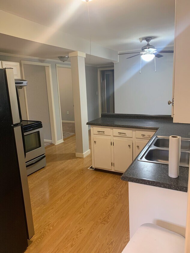 3920 Roanoke St Unit A, Christiansburg, VA 24073 Apartments in