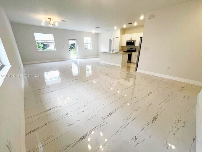 Foto del edificio - 833 SE 26th Rd