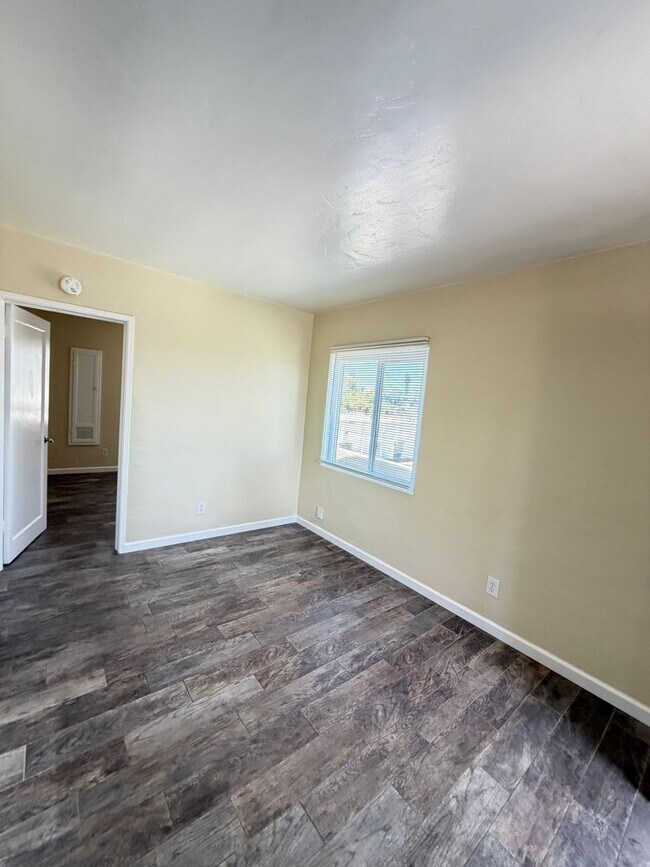 Foto del edificio - Top-Floor Corner Gem in the Heart of Normal Heights