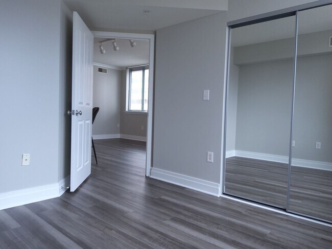 Building Photo - Inner Harbor Two Bedroom Condo with City F...