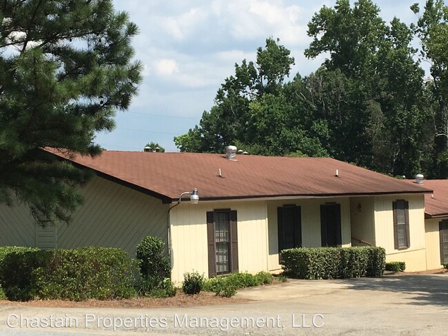 Building Photo - 2 br, 1 bath Apartment - 6913 Bullet Blvd.