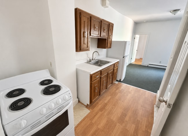 Building Photo - 44a Joy St. Unit 2