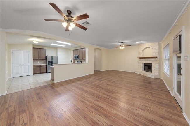 Building Photo - 1305 Creekbend Cove