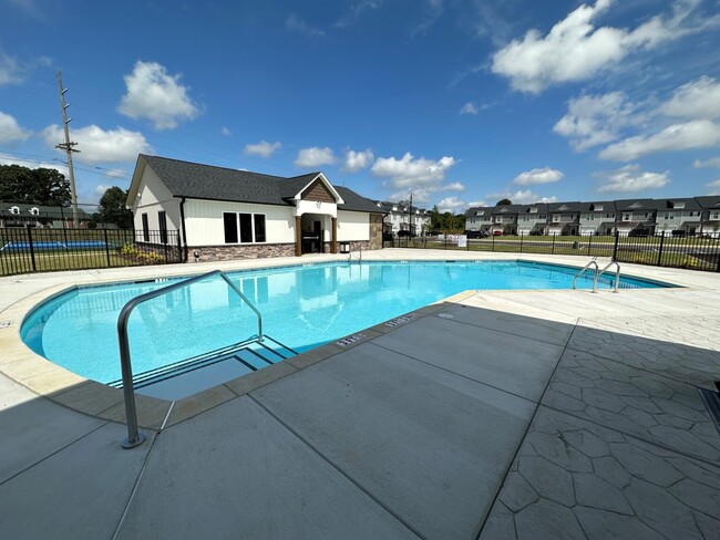 Foto del edificio - Kingsley Park Townhomes