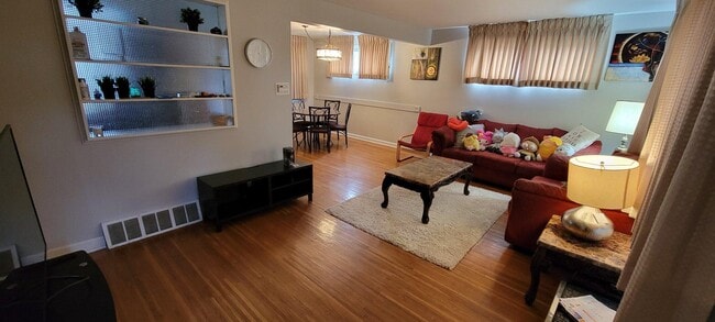 Foto del edificio - 117 N Brookfield Rd