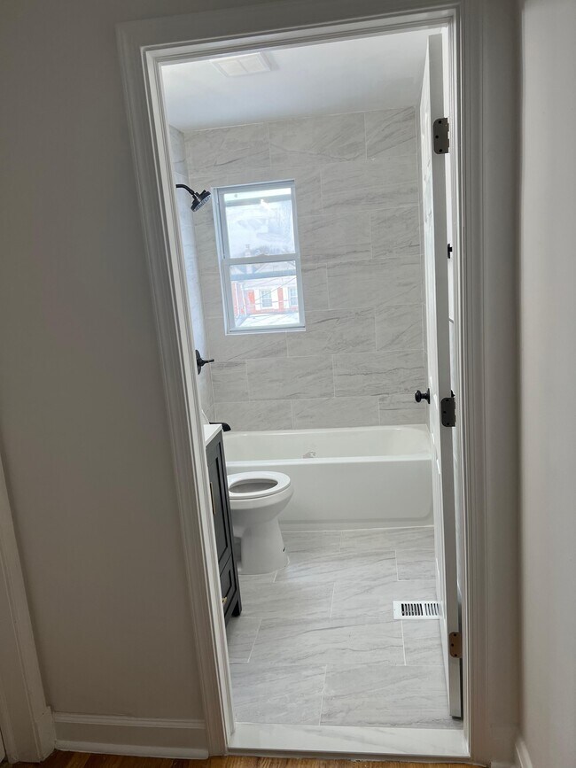 Foto del edificio - 7504 School Ave