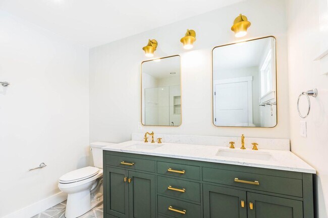 Building Photo - 539 Portsmouth Ave