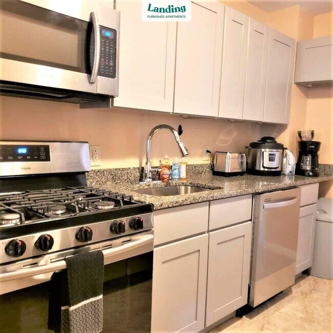 Foto del edificio - 446 N Patterson Park Ave