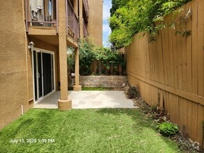 Building Photo - 5051 La Jolla Blvd
