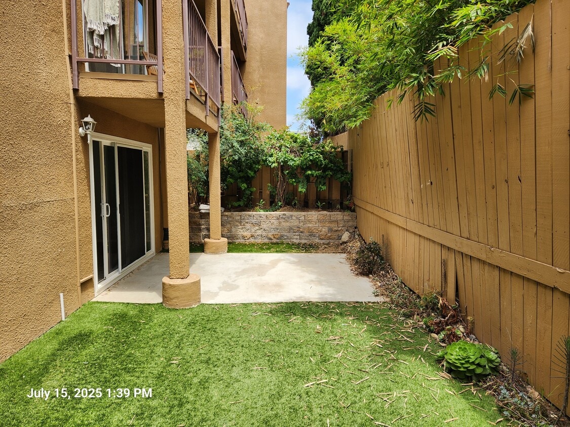 Primary Photo - 5051 La Jolla Blvd