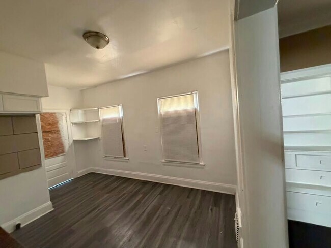 Foto del edificio - 12420 Phillips Ave