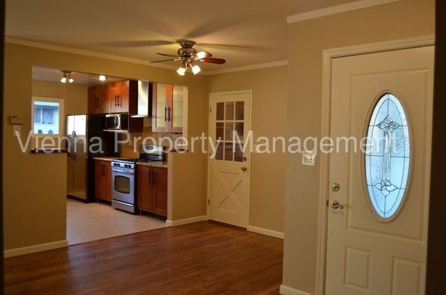 Building Photo - 2521 Butano Dr