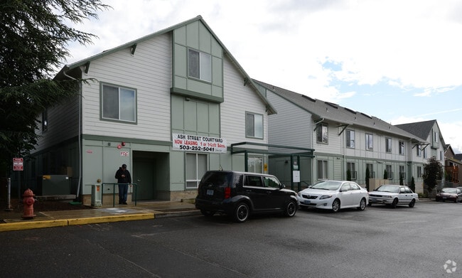Primary Photo - Ash Street Courtyard