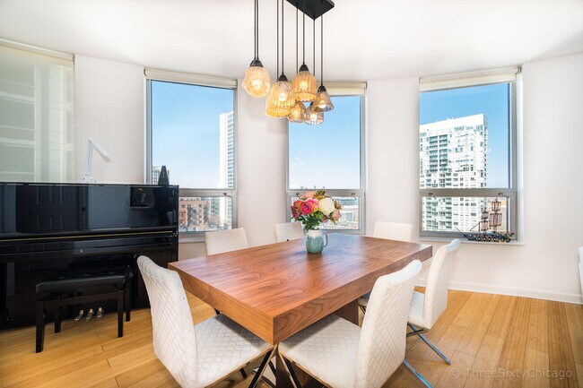 Foto del edificio - 421 W Huron St