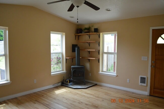 Foto del edificio - 378 SW 4th St