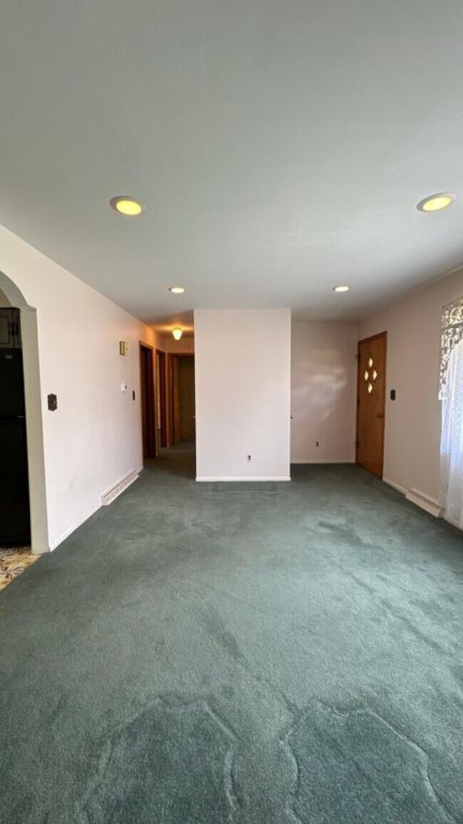 Foto del edificio - 913 Arnold Ave