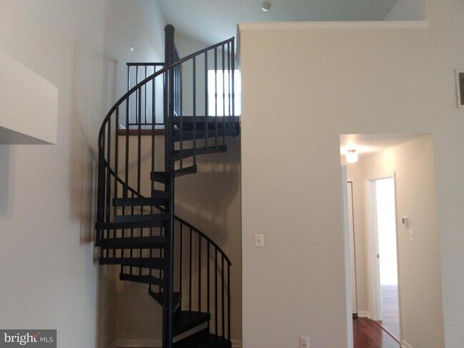 Foto del edificio - 1336 Tristram Cir