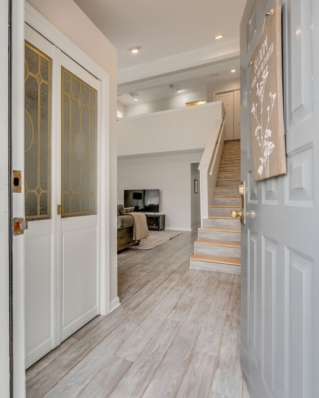 Building Photo - 5009 Emerald Dr