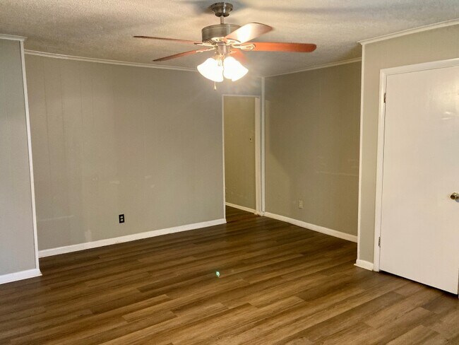 Foto del edificio - 117 Parkburg Rd